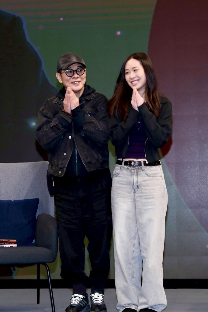 Lý Liên Kiệt đưa con gái Jada dự sự kiện ở Đài Loan. Ảnh: Yahoo