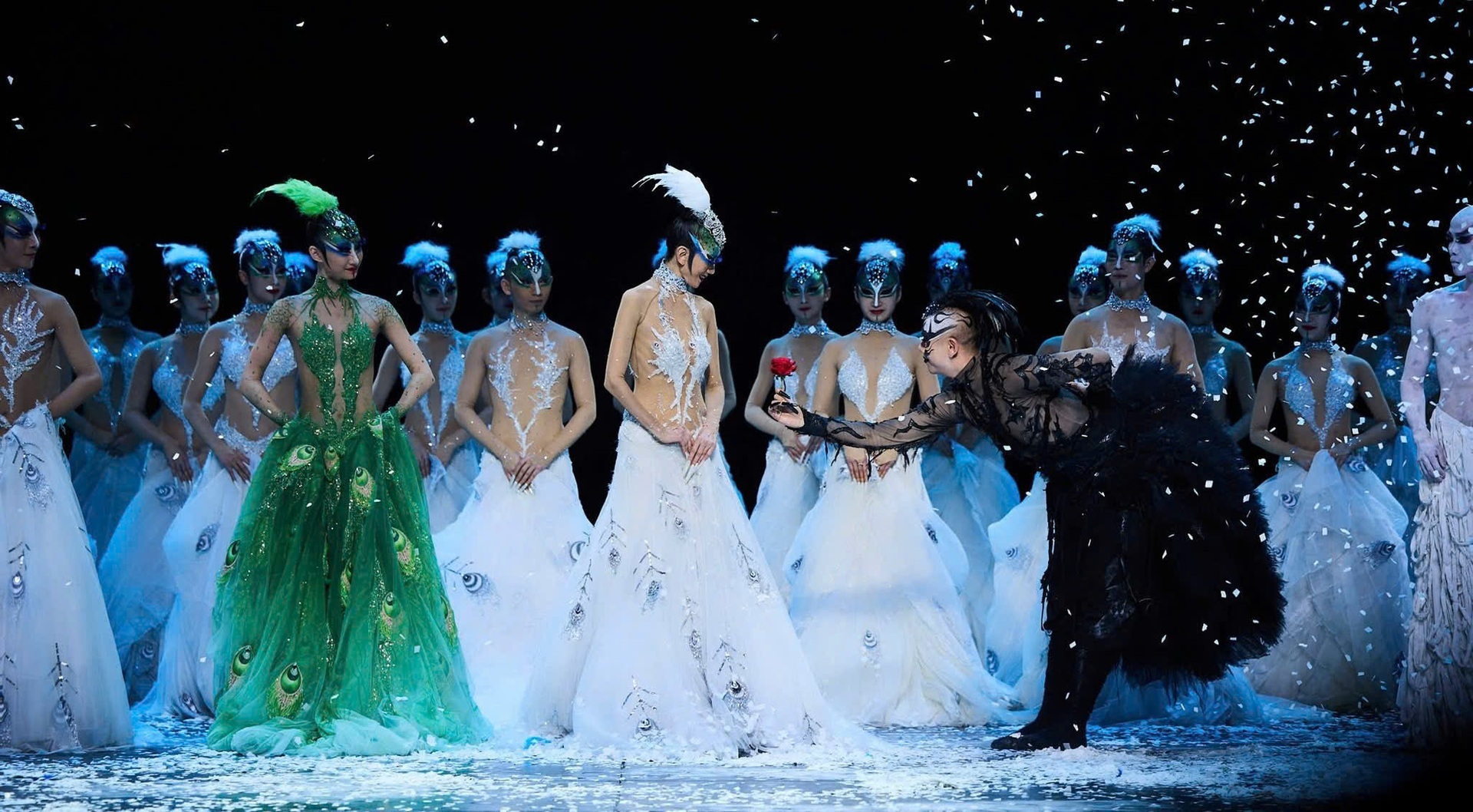 Màn vũ đạo đẹp mắt trong chương trình Khổng tước của Dương Lệ Bình - 6 Màn vũ đạo đẹp mắt trong chương trình Khổng tước của Dương Lệ Bình - 6