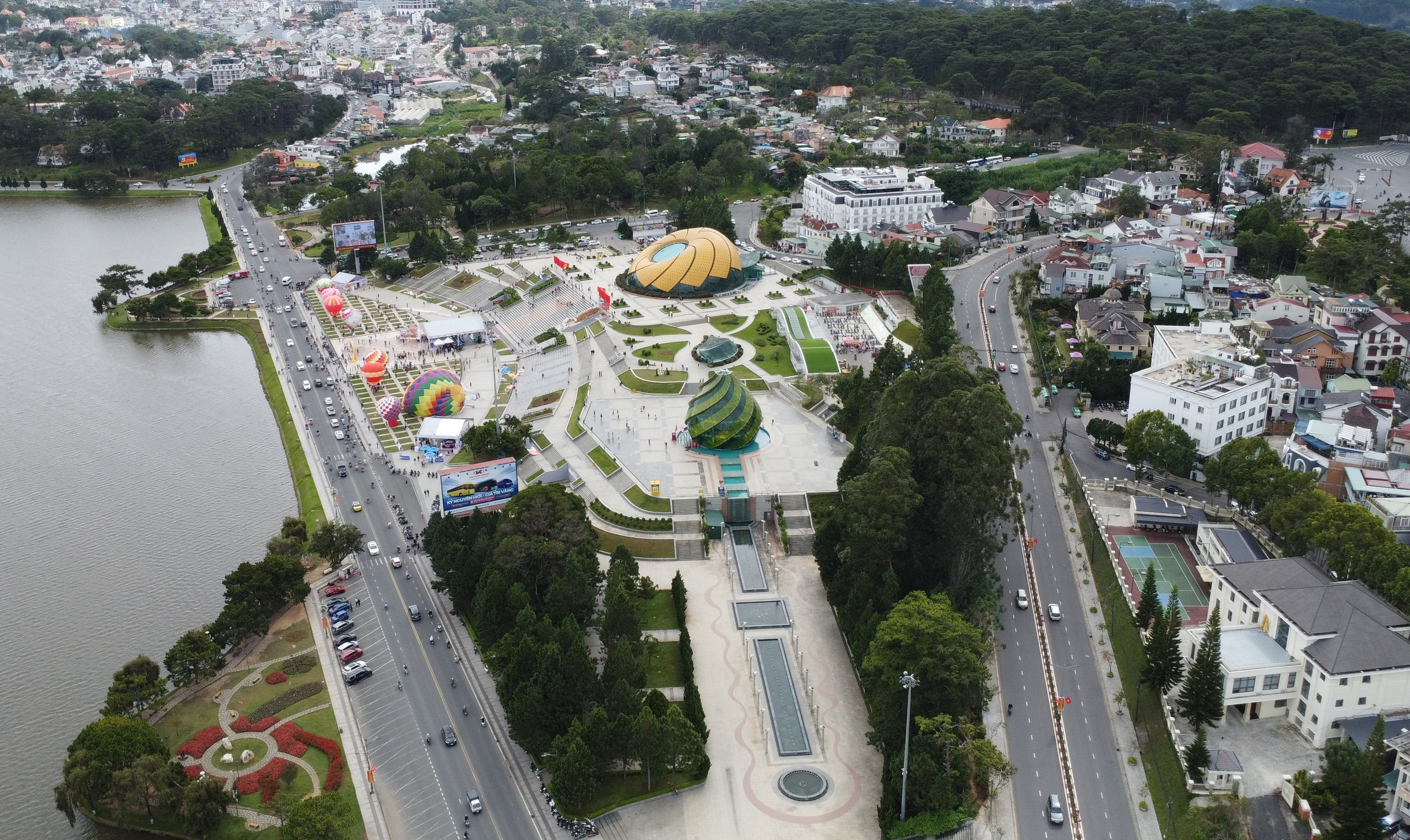 Đà Lạt phân luồng giao thông trung tâm, mở thêm nhiều bãi đậu xe 3 Phân luồng trung tâm Đà Lạt, bổ sung nhiều bãi đậu xe - Ảnh 3.