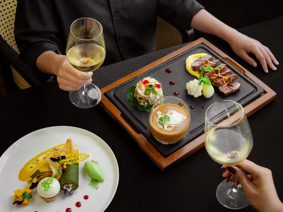 Bếp trưởng tài năng khai mở hành trình nâng tầm ẩm thực tại Radisson Blu Resort Cam Ranh- Ảnh 3.