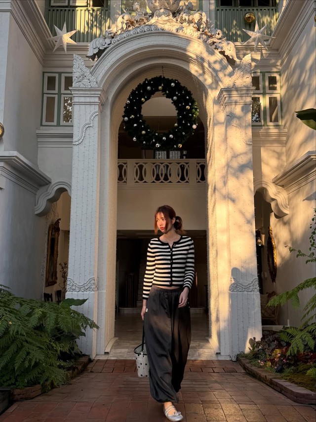 Áo cardigan mỏng giúp hoàn thiện phong cách thời trang trong ngày giao mùa- Ảnh 2.