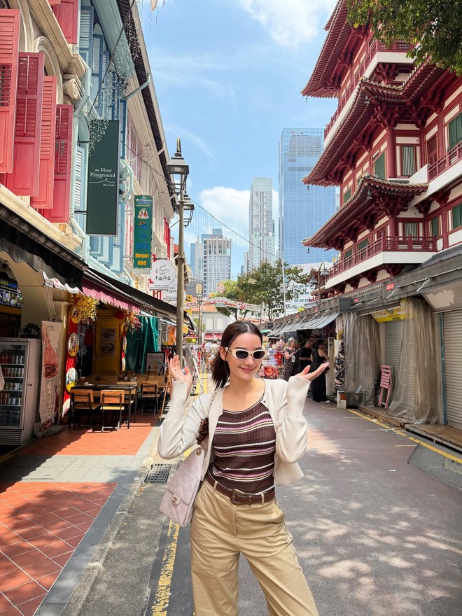 Áo cardigan mỏng giúp hoàn thiện phong cách thời trang trong ngày giao mùa- Ảnh 6.