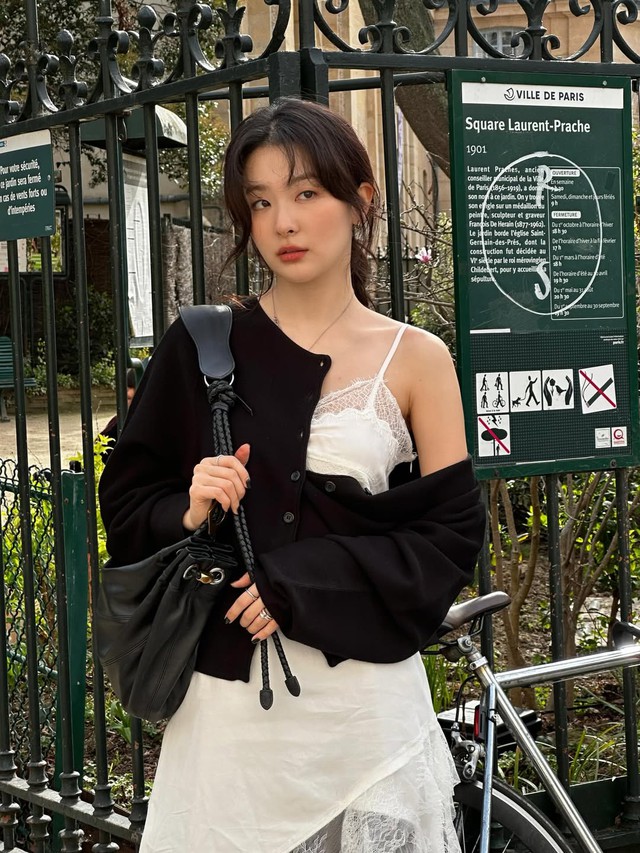 Áo cardigan mỏng giúp hoàn thiện phong cách thời trang trong ngày giao mùa- Ảnh 10.