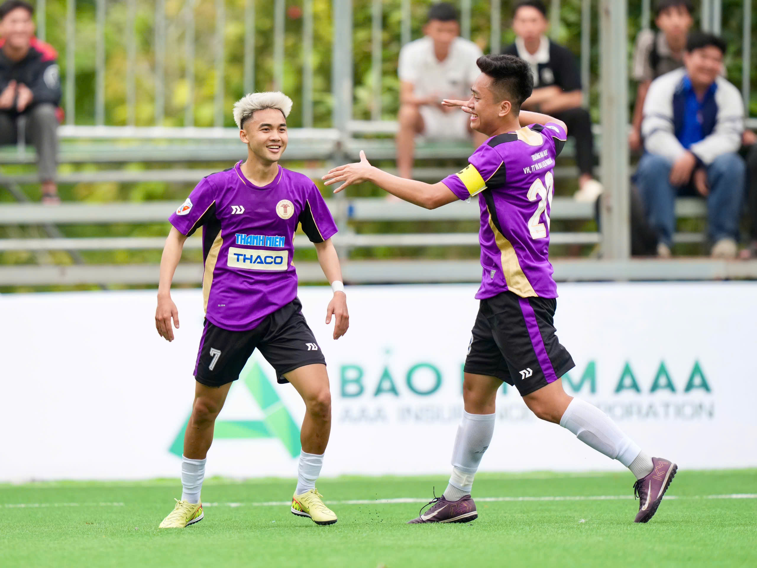 'Neymar xứ Thanh' Trọng Tùng: Cứ sút là có bàn, đi vào lịch sử TNSV THACO cup- Ảnh 2.