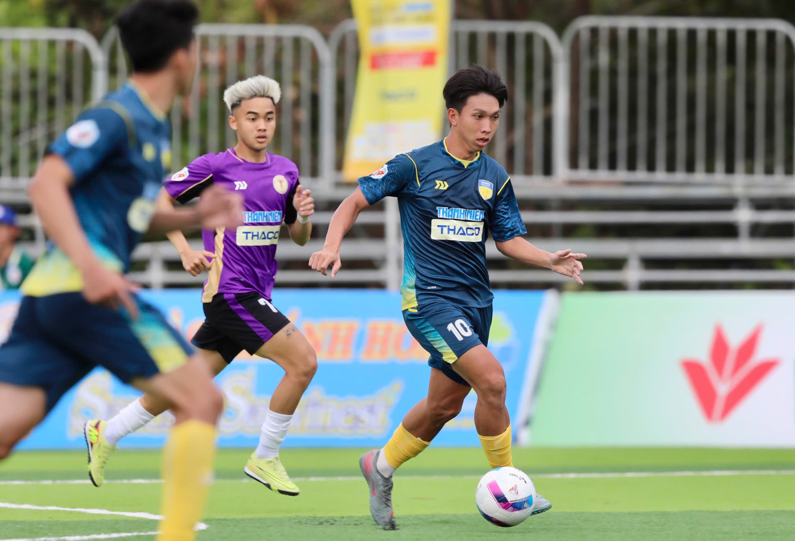 'Neymar xứ Thanh' Trọng Tùng: Cứ sút là có bàn, đi vào lịch sử TNSV THACO cup- Ảnh 3.