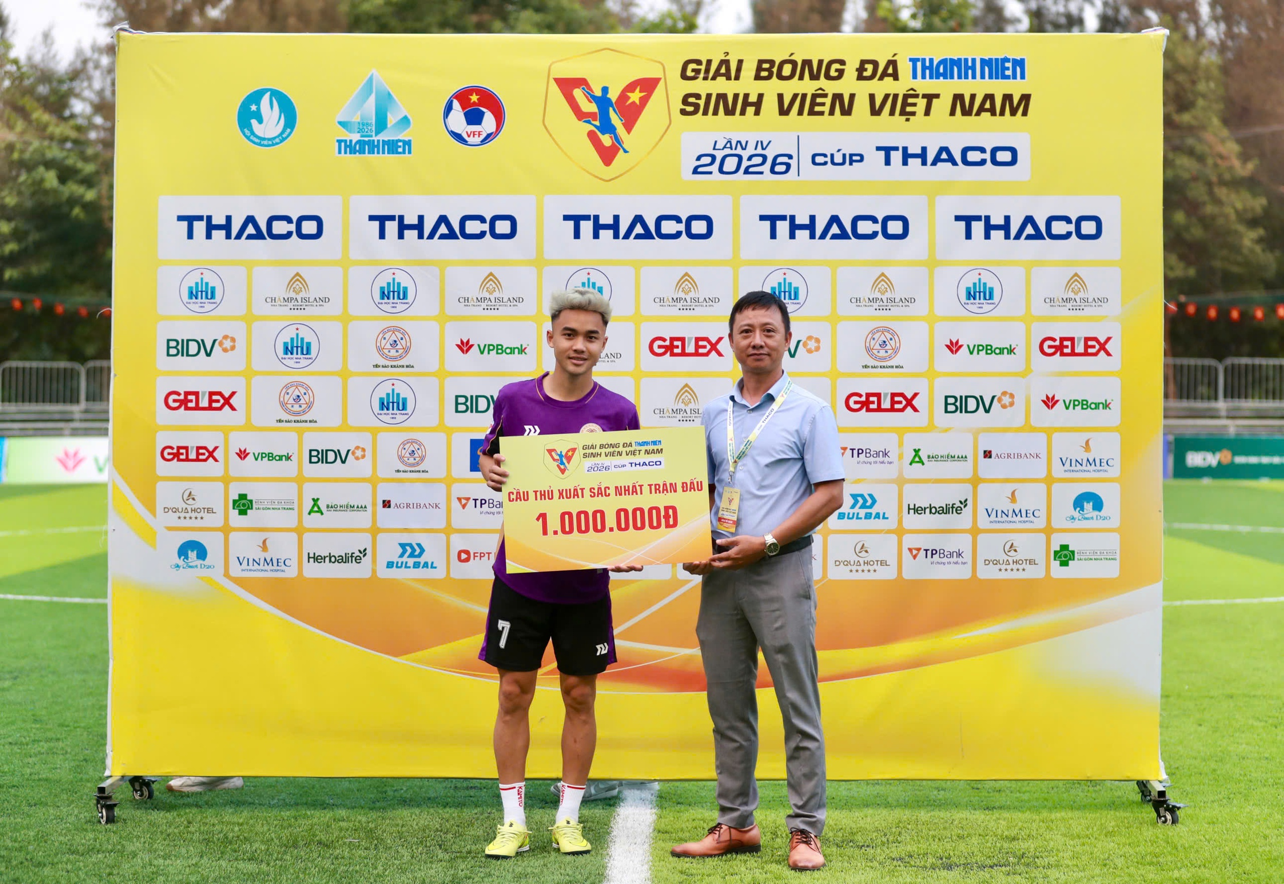 'Neymar xứ Thanh' Trọng Tùng: Cứ sút là có bàn, đi vào lịch sử TNSV THACO cup- Ảnh 4.