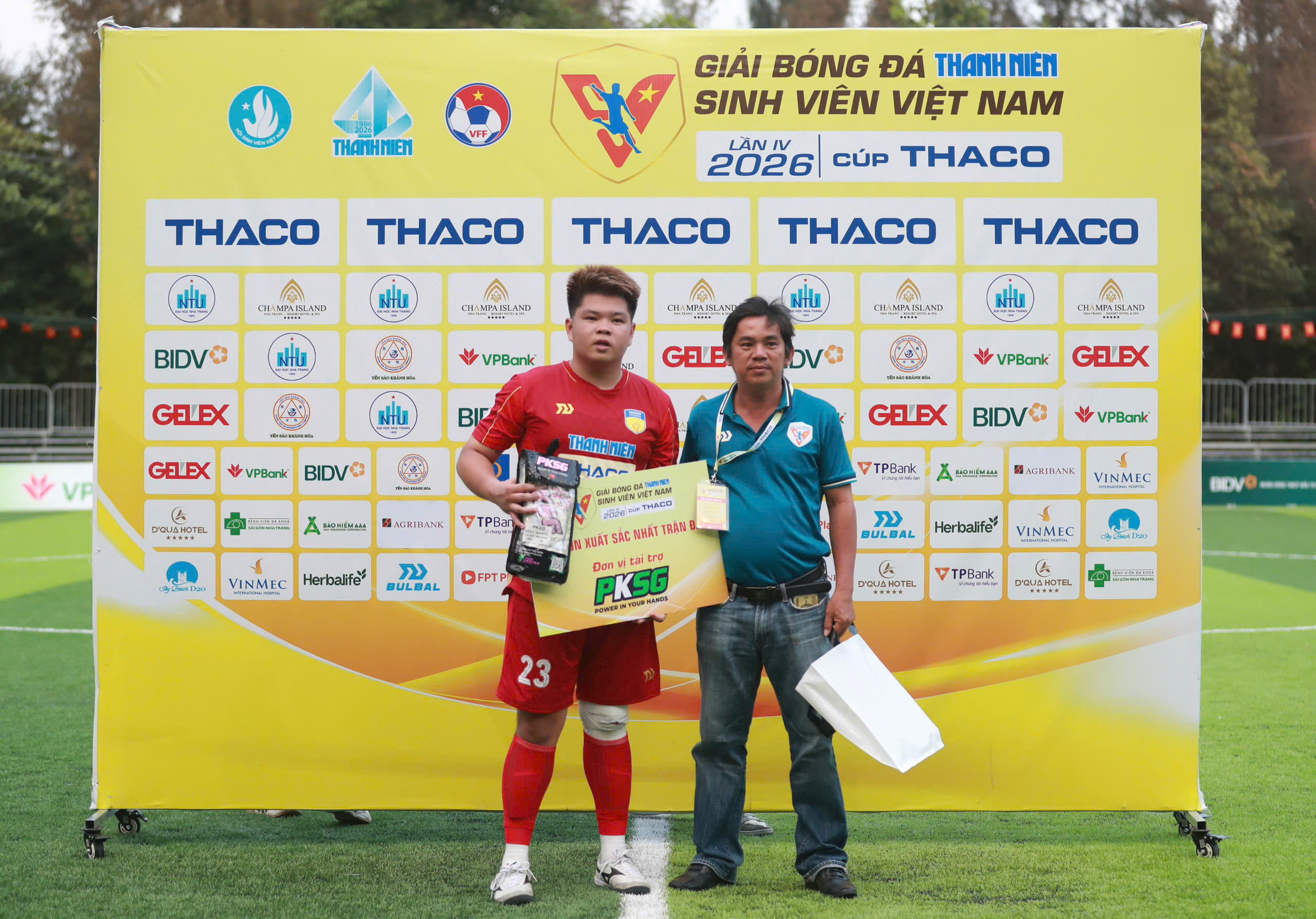 'Neymar xứ Thanh' Trọng Tùng: Cứ sút là có bàn, đi vào lịch sử TNSV THACO cup- Ảnh 5.