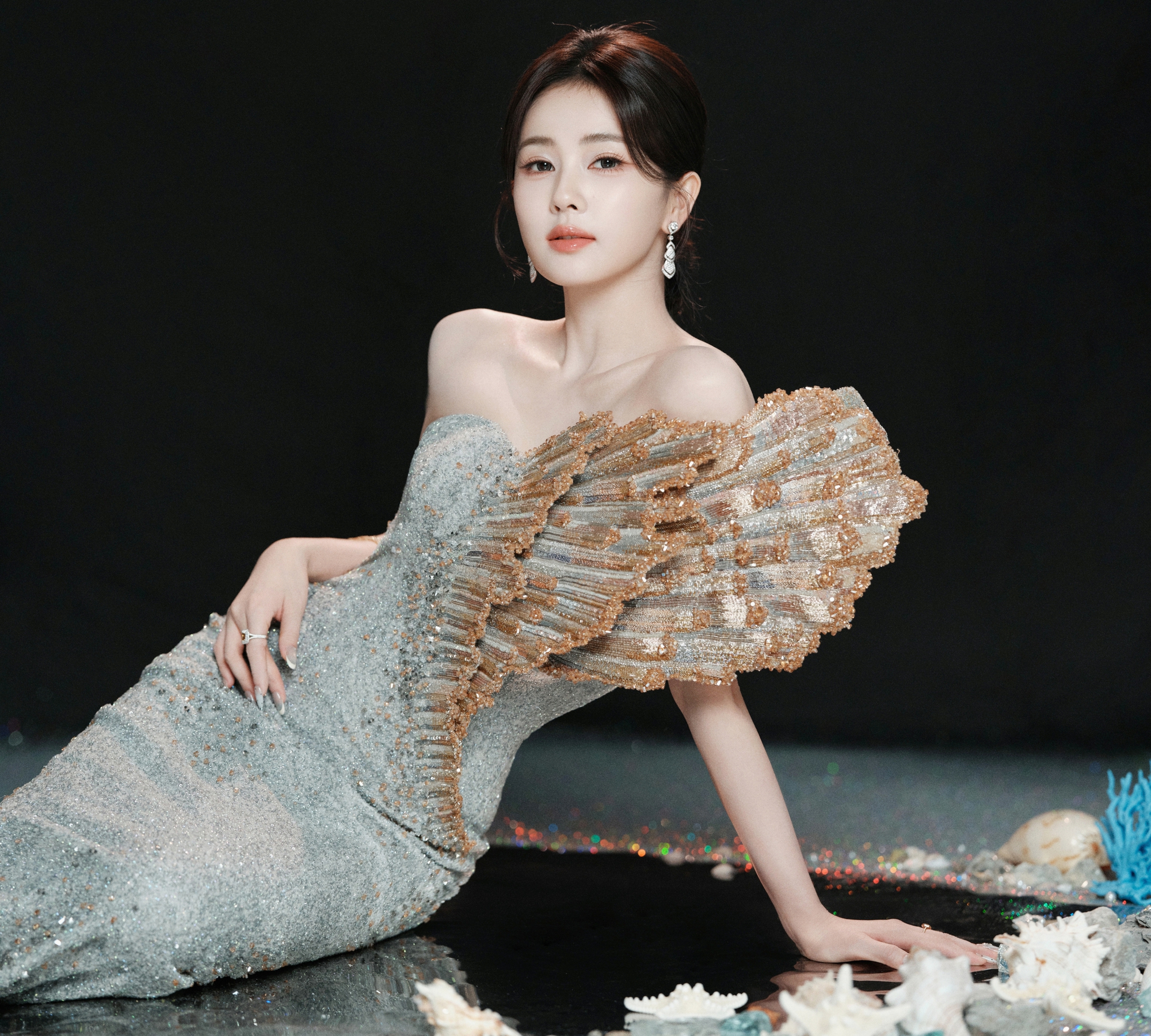 Visual này chấm điểm 9 chẳng ai dám nhận điểm 10, một cái nhíu mày cũng đủ làm lòng người bấn loạn- Ảnh 2. Visual này chấm điểm 9 chẳng ai dám nhận điểm 10, một cái nhíu mày cũng đủ làm lòng người bấn loạn- Ảnh 2.