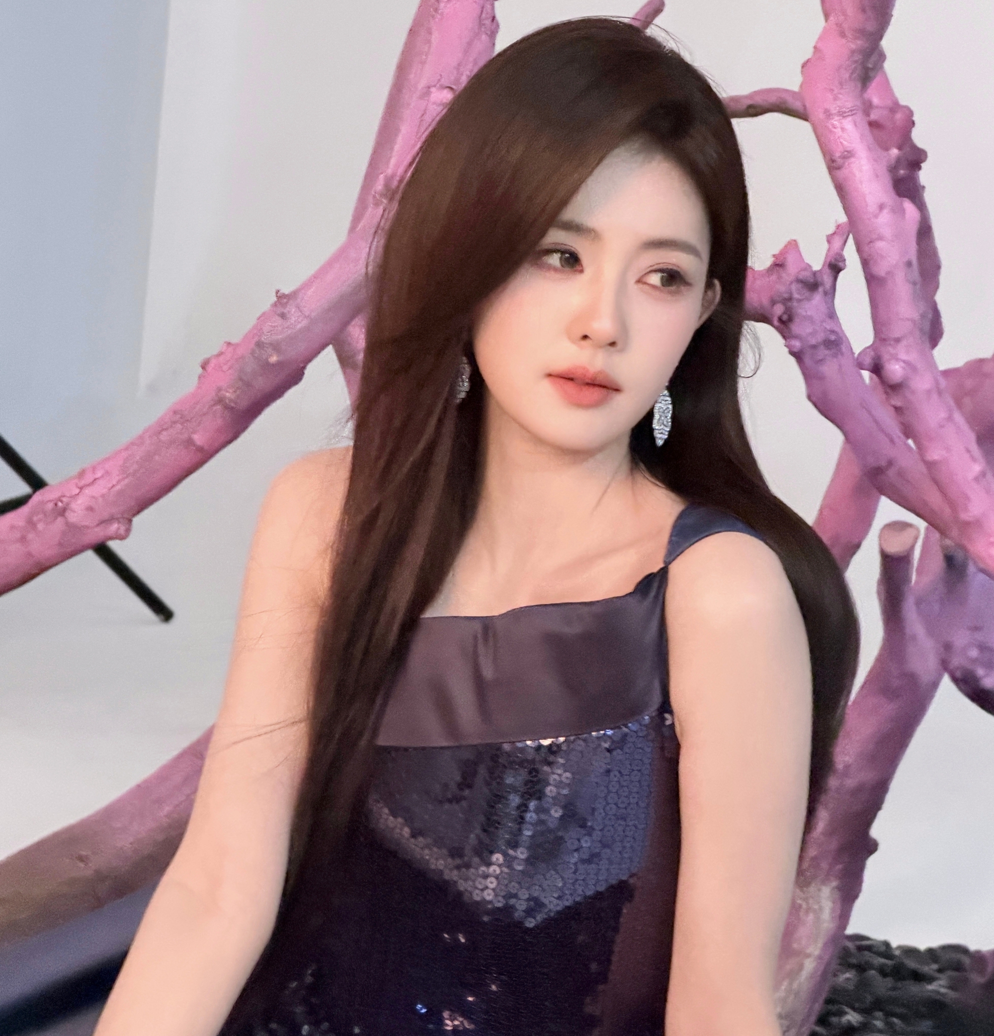 Visual này chấm điểm 9 chẳng ai dám nhận điểm 10, một cái nhíu mày cũng đủ làm lòng người bấn loạn- Ảnh 9. Visual này chấm điểm 9 chẳng ai dám nhận điểm 10, một cái nhíu mày cũng đủ làm lòng người bấn loạn- Ảnh 9.