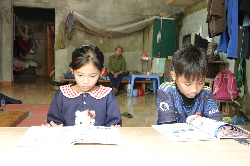 Bố qua đời, mẹ đi làm xa không về, 2 cháu nhỏ nương tựa ông bà già yếu - 5