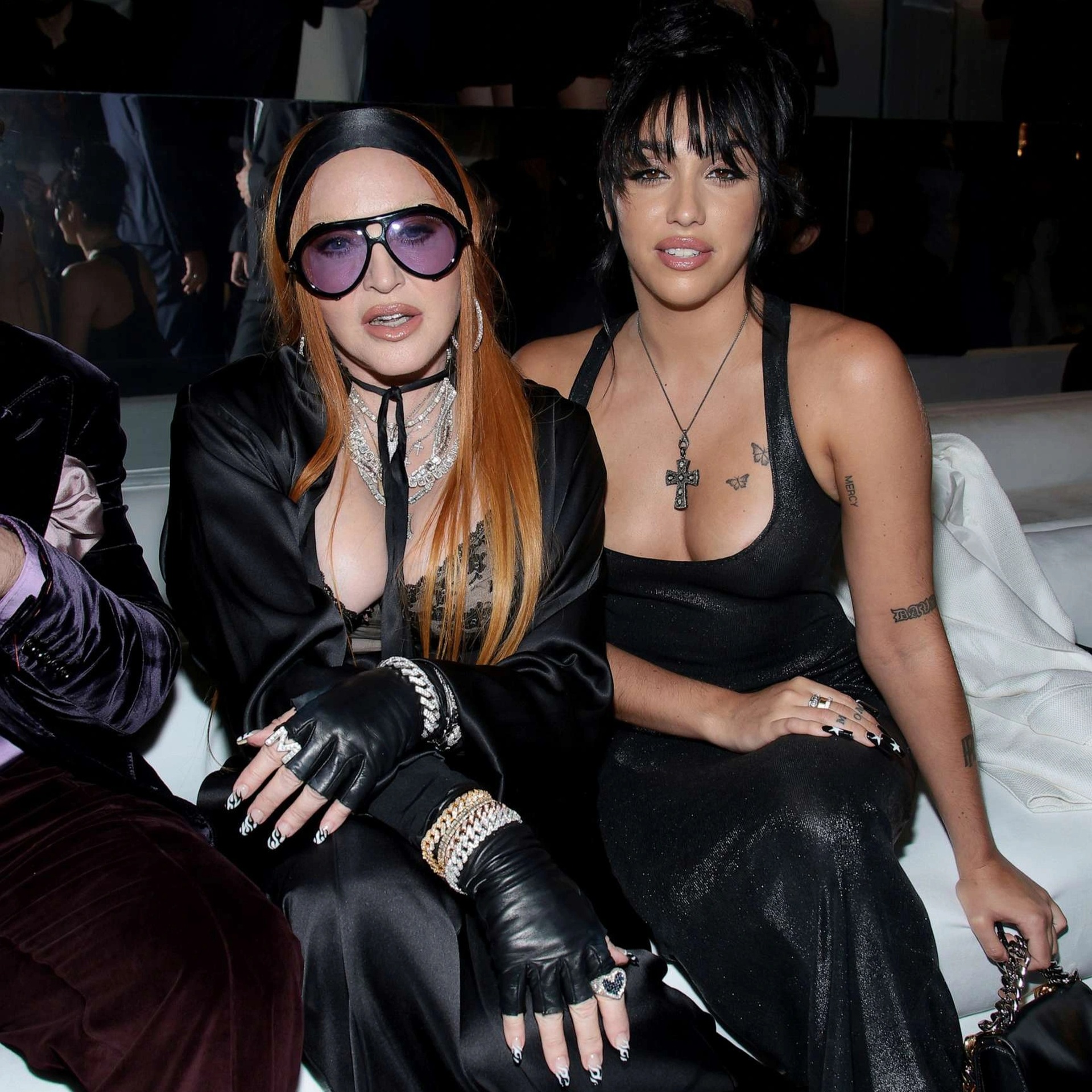 Mỹ nhân kế thừa phong cách thời trang hở bạo của Madonna - 12