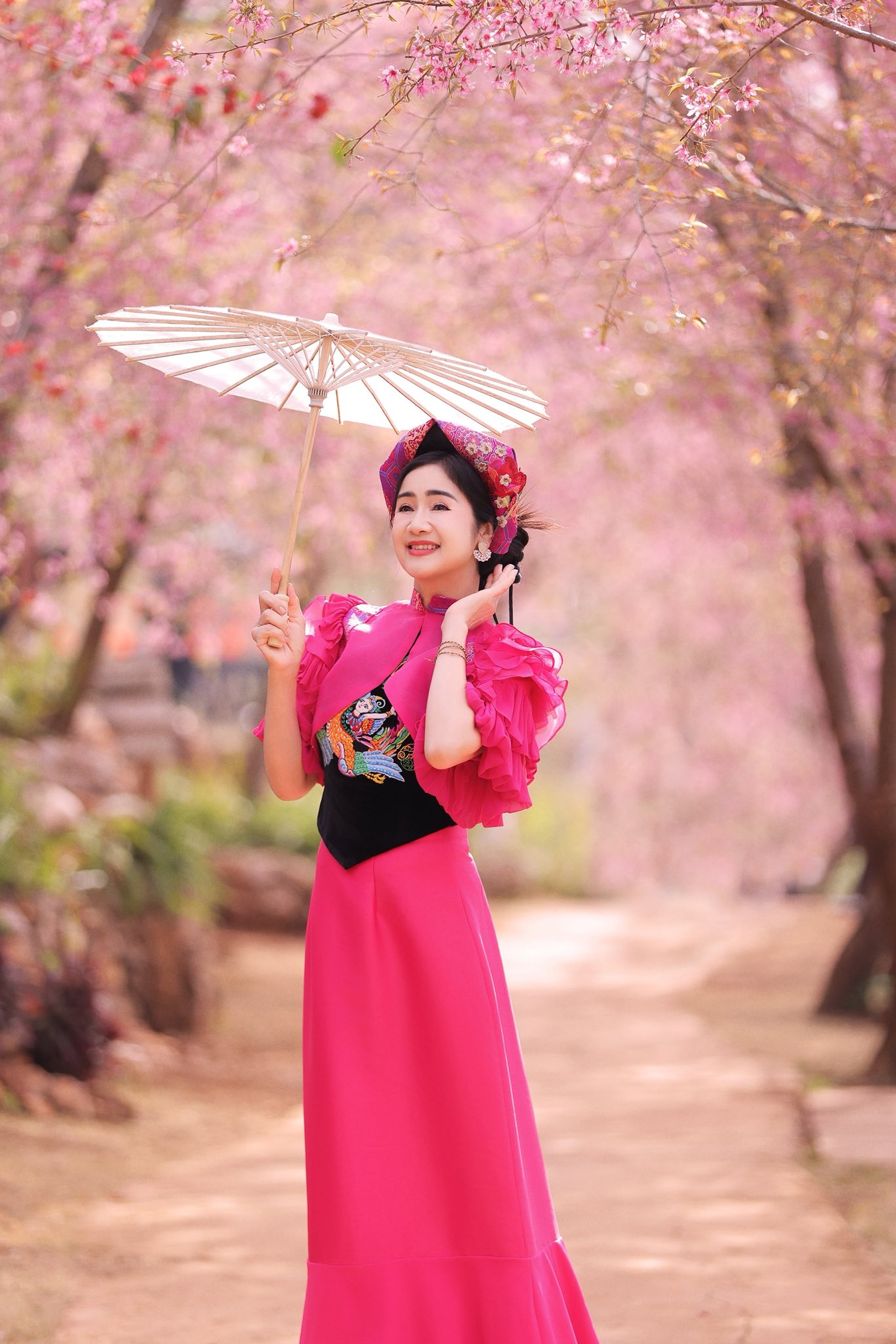 Nhan sắc trẻ đẹp không ngờ của nữ hoàng ảnh lịch Thu Hà ở tuổi U60 - 2