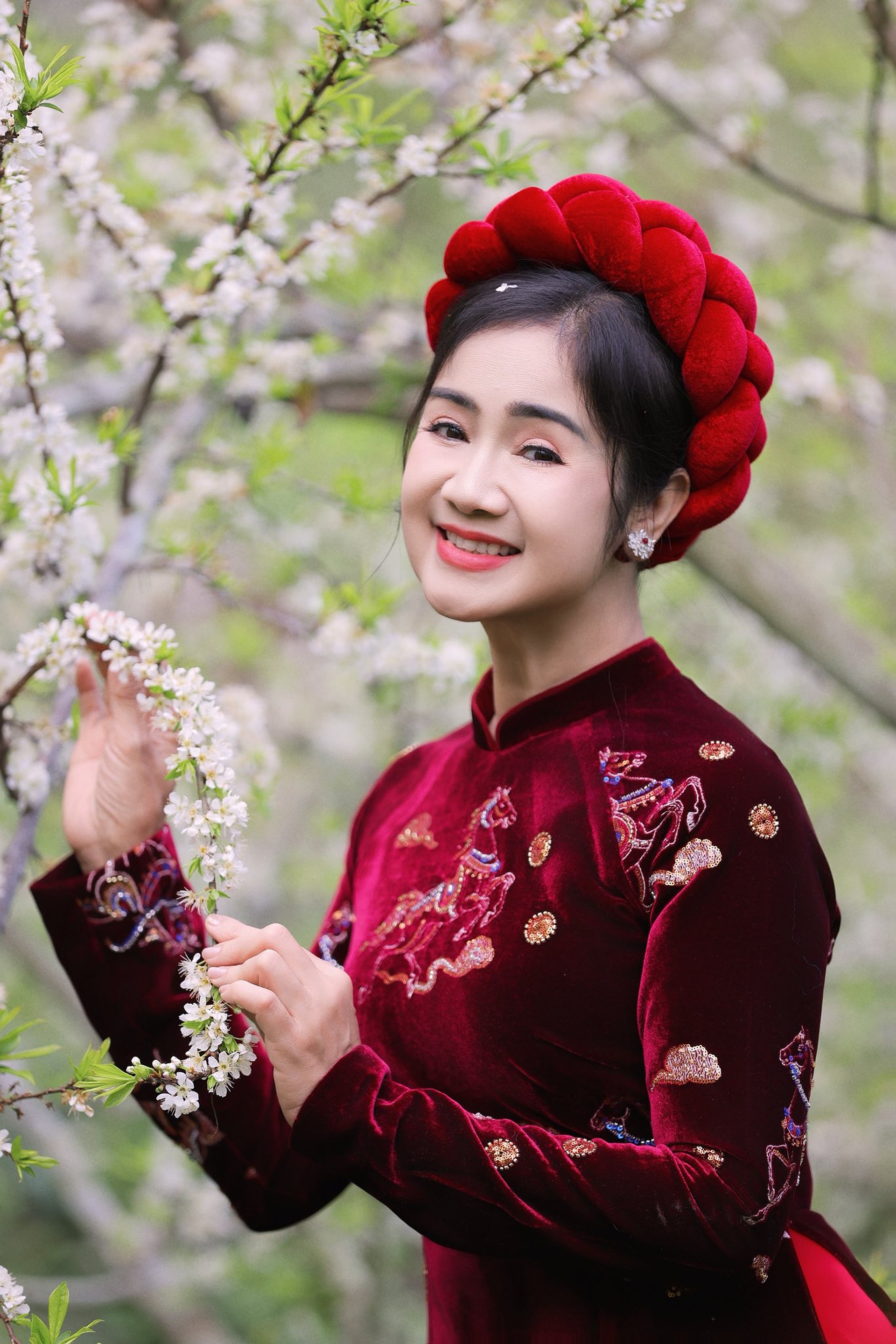 Nhan sắc trẻ đẹp không ngờ của nữ hoàng ảnh lịch Thu Hà ở tuổi U60 - 6