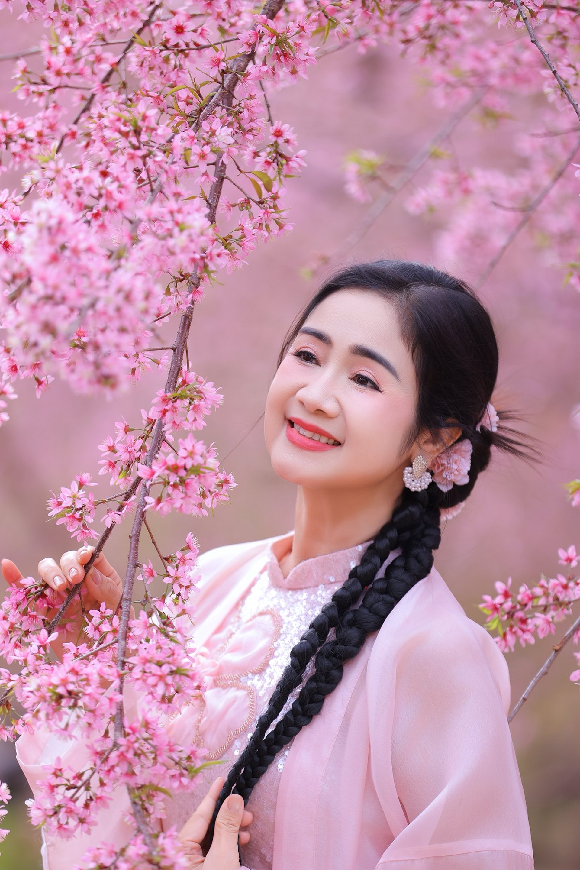 Nhan sắc trẻ đẹp không ngờ của nữ hoàng ảnh lịch Thu Hà ở tuổi U60 - 10