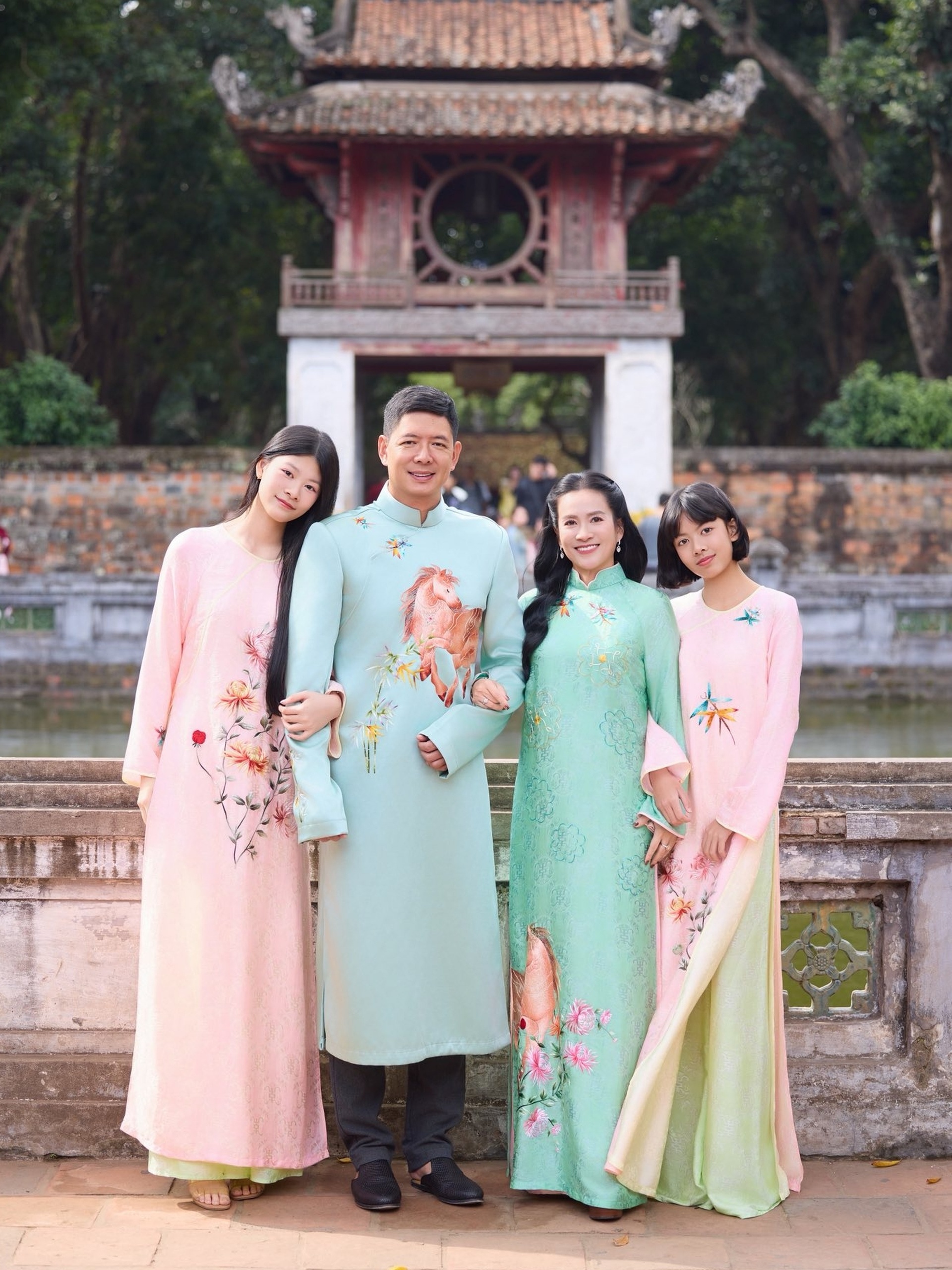 Con gái Bình Minh: Tuổi 17 chân dài như hoa hậu, chơi thể thao cừ khôi - 2