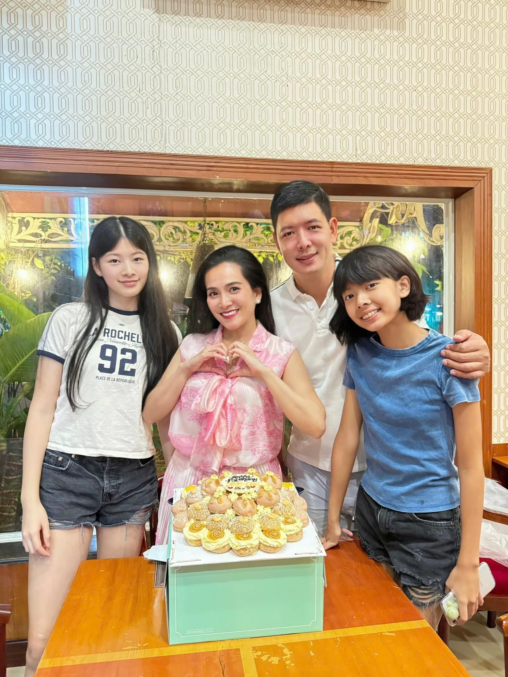 Con gái Bình Minh: Tuổi 17 chân dài như hoa hậu, chơi thể thao cừ khôi - 7