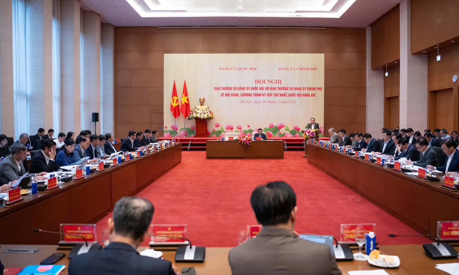 Thủ tướng: Đã huy động 4 triệu thùng dầu từ đối tác để bảo đảm nguồn cung- Ảnh 3.