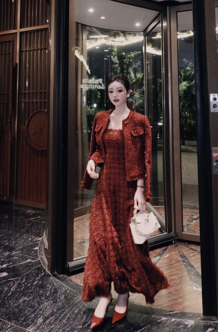 Sinh năm 1995, Quỳnh Kool dần xoá bỏ danh xưng hot girl đóng phim những ngày đầu để xếp vào hàng những nữ diễn viên được chú ý sóng giờ vàng. 