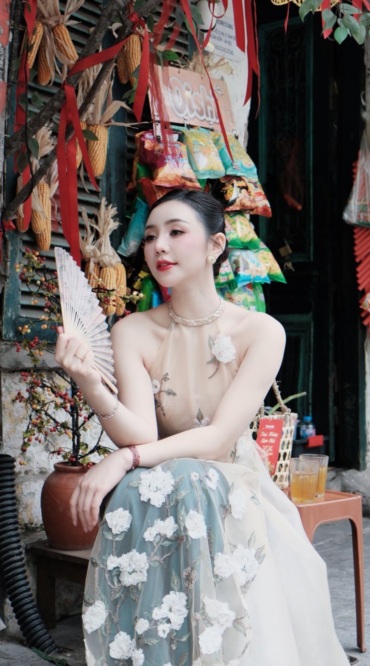 Sau vai Hạnh trong phim "Đừng làm mẹ cáu" giúp Quỳnh Kool thắng giải Cánh diều vàng 2023, nữ diễn viên đang từng bước khẳng định năng lực diễn xuất của mình qua nhiều dạng vai khác nhau và luôn được tin tưởng giao các vai nữ chính. 