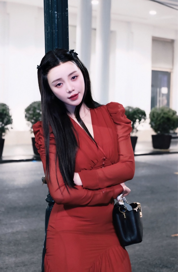 Những bức ảnh của Quỳnh Kool luôn thu hút lượng tương tác lớn trên trang cá nhân của nữ diễn viên và nhận về nhiều lời khen. 