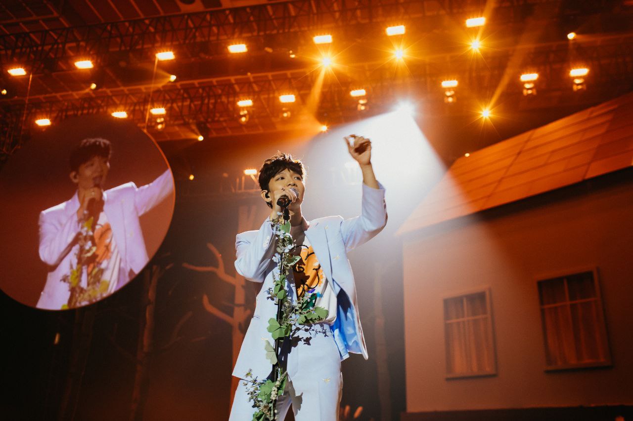 Nam ca sĩ Việt có vợ như 