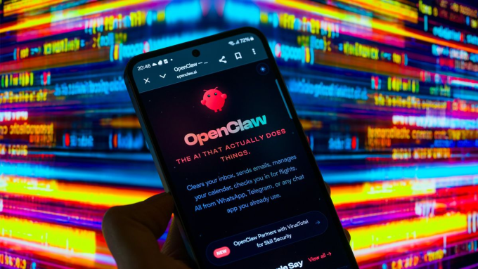 Giao diện OpenClaw hiển thị trên một chiếc smartphone. Ảnh: Toms Hardware