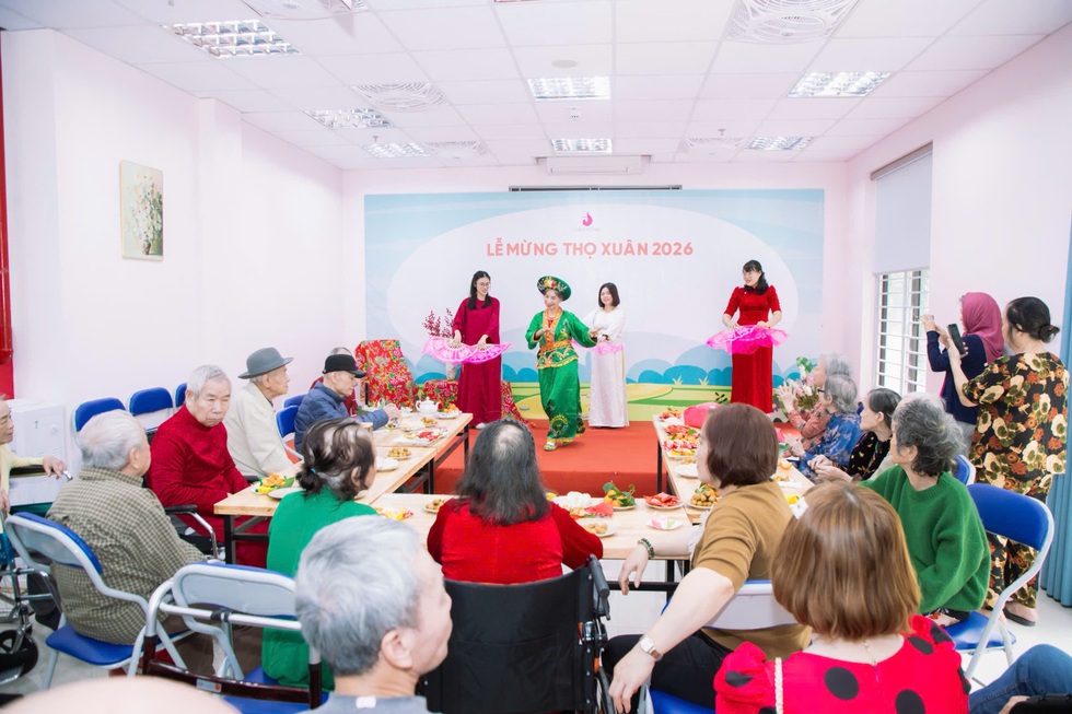 Tôi bán nhà, mang hết váy áo, đạo cụ múa vào viện dưỡng lão ở tuổi 80 - 6