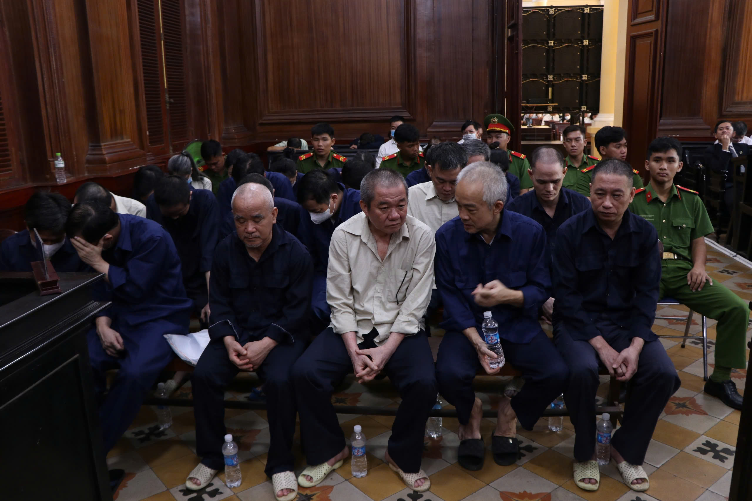 TP.HCM: Xét xử sai phạm cấp chứng chỉ lái xe trái phép cho 16.000 người - Ảnh 2.