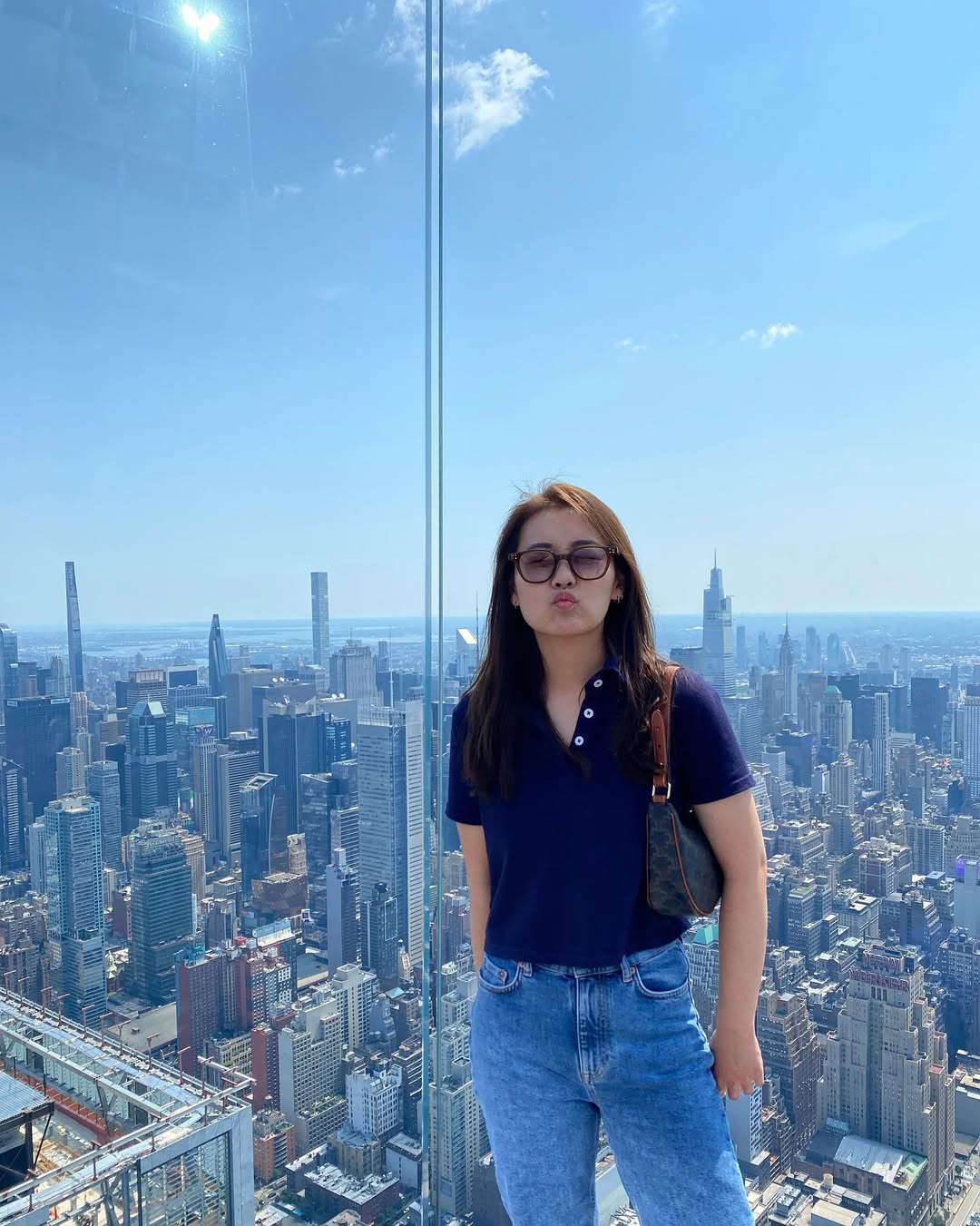 Cô nàng quản lý của Jennie (BLACKPINK): Mê phong cách minimalism, mặc đơn giản nhưng đẹp bền vững- Ảnh 11.