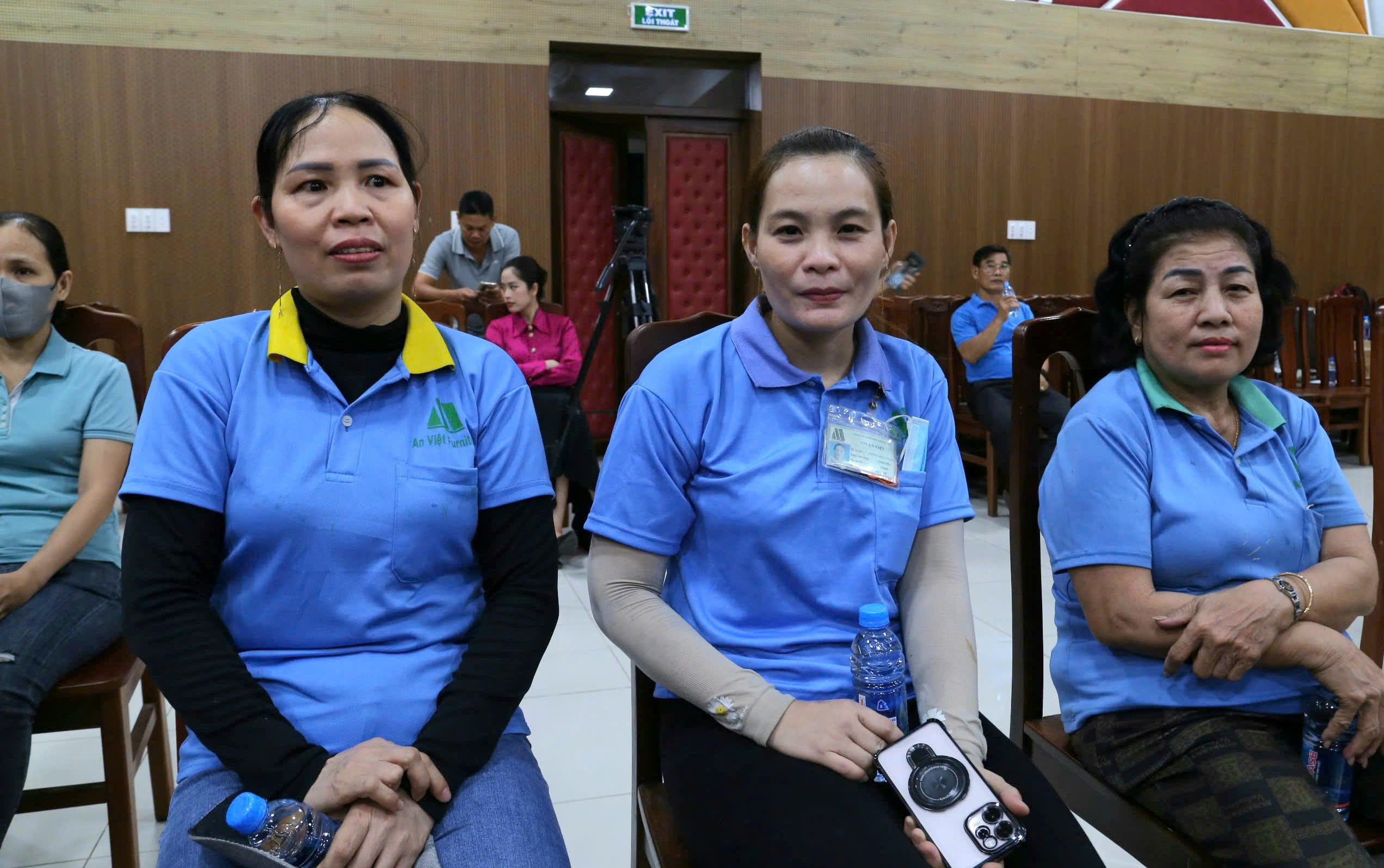 Ứng viên Đại biểu Quốc hội đau lòng khi tiền lương công nhân chỉ đủ sống, chưa có tích luỹ - Ảnh 2.