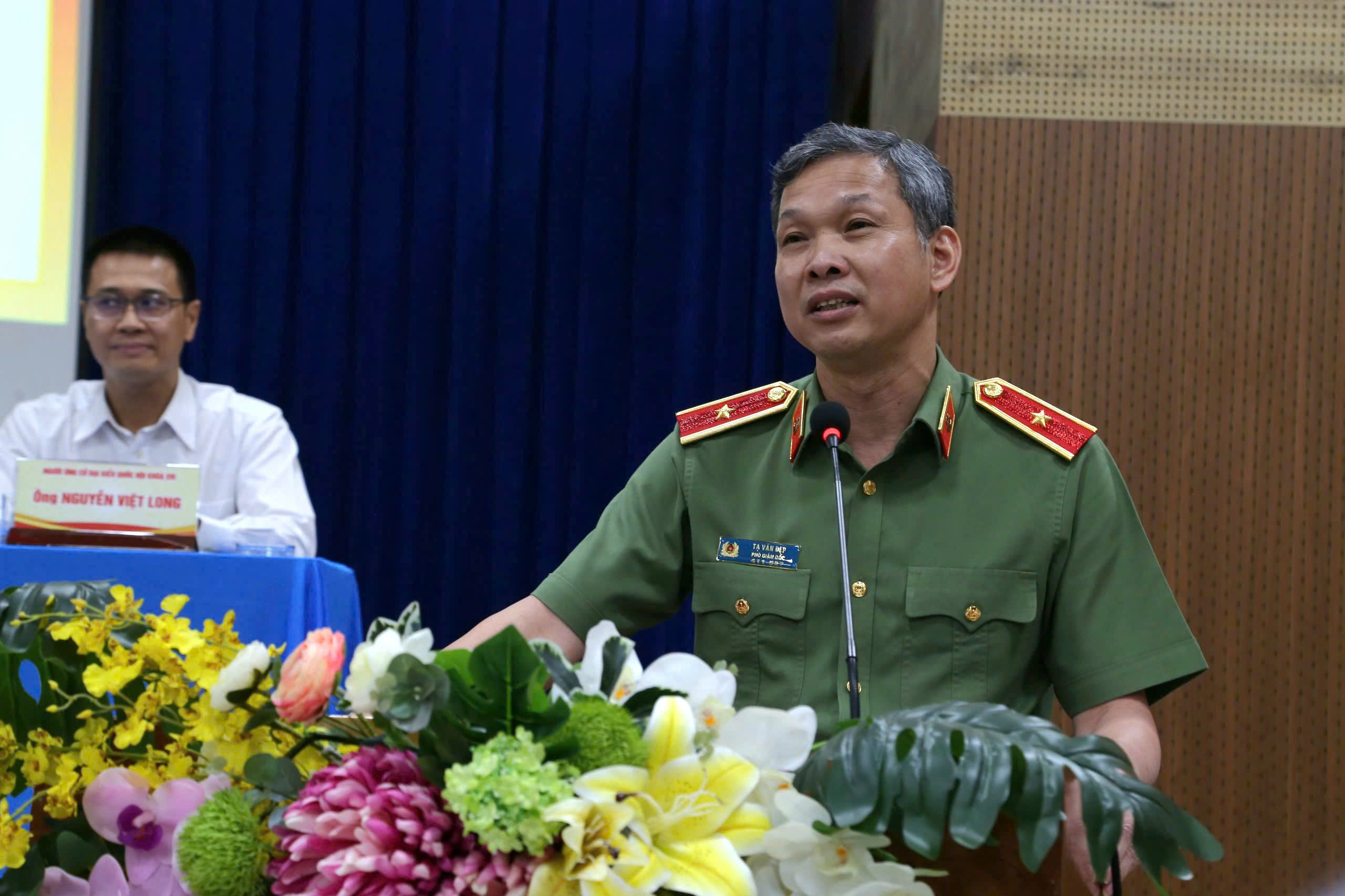 Ứng viên Đại biểu Quốc hội đau lòng khi tiền lương công nhân chỉ đủ sống, chưa có tích luỹ - Ảnh 4.