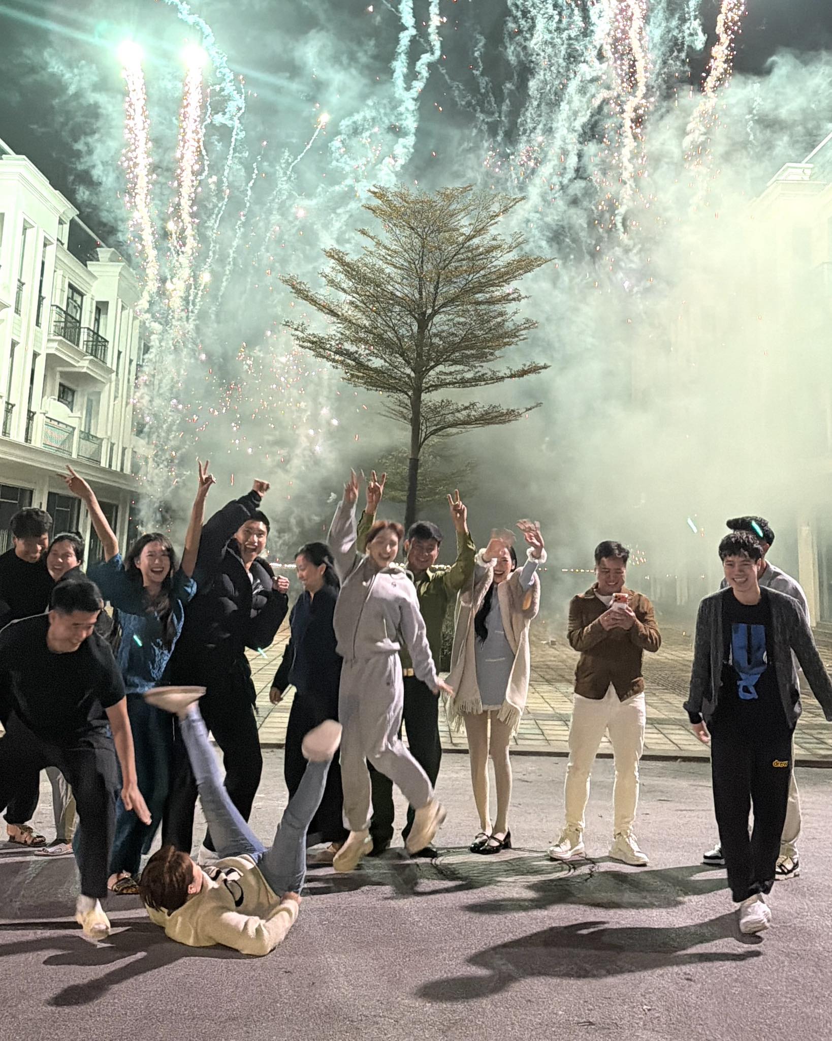 Hoà Minzy chốt thời điểm đám cưới: Chi Pu - Hương Giang và dàn sao đổ bộ đếm không xuể, 1 nhân vật được mong đợi nhất- Ảnh 10.