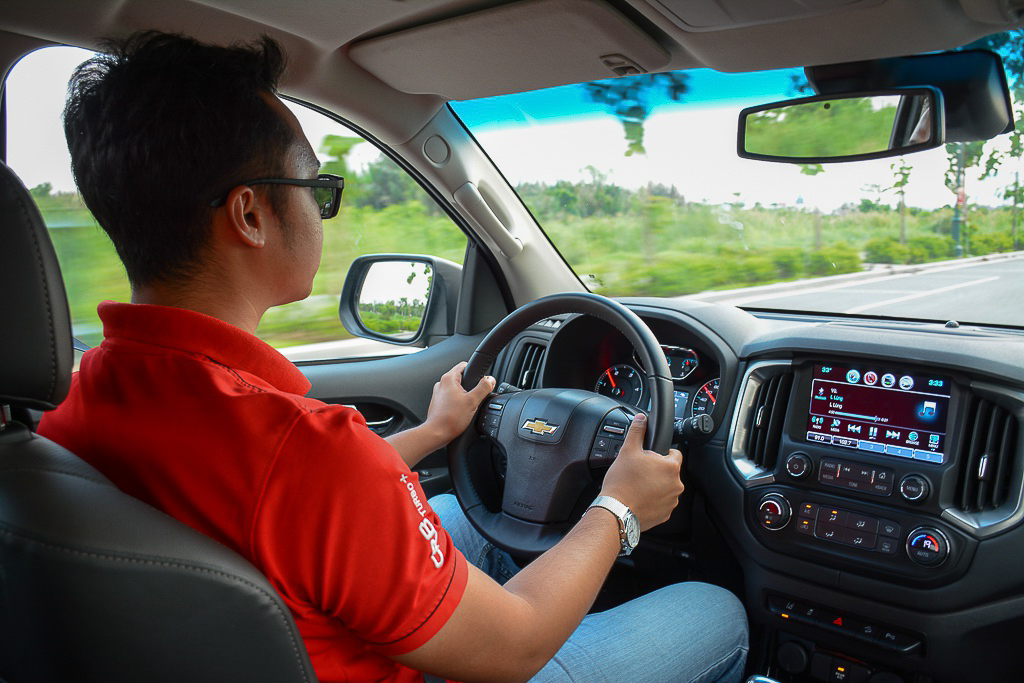 Giá xăng, dầu tăng mạnh: Lái ô tô thế nào để tiết kiệm nhiên liệu? - Ảnh 2.