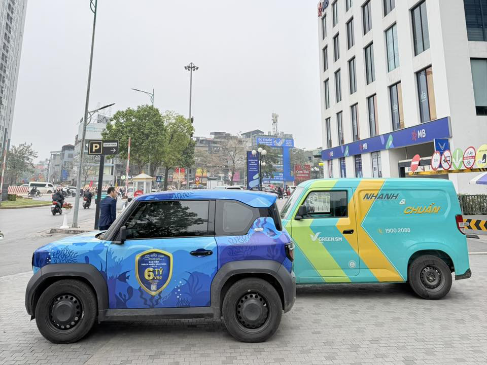 Giám đốc ở Hà Nội sắm VinFast EC Van thay xe tải chở hàng trong phố, tính trải nghiệm lái xuyên Việt khi có thời gian- Ảnh 3.