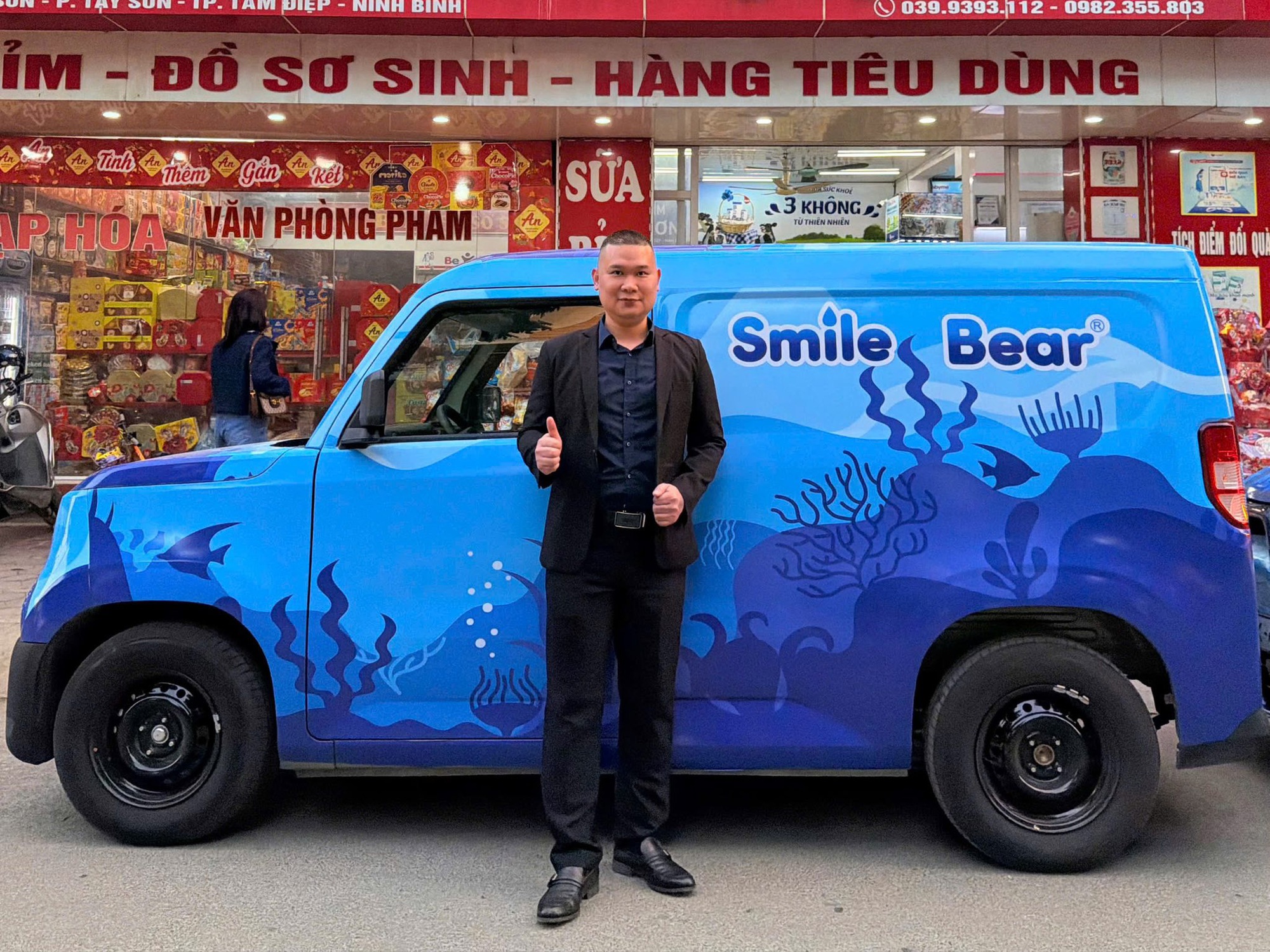 Giám đốc ở Hà Nội sắm VinFast EC Van thay xe tải chở hàng trong phố, tính trải nghiệm lái xuyên Việt khi có thời gian- Ảnh 6.