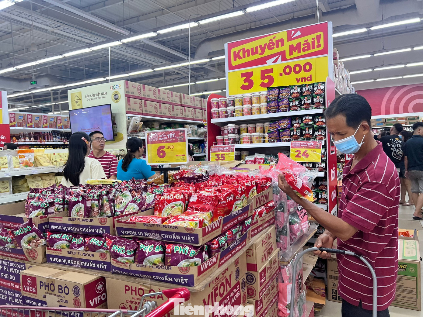 Nhiều mặt hàng, dịch vụ 