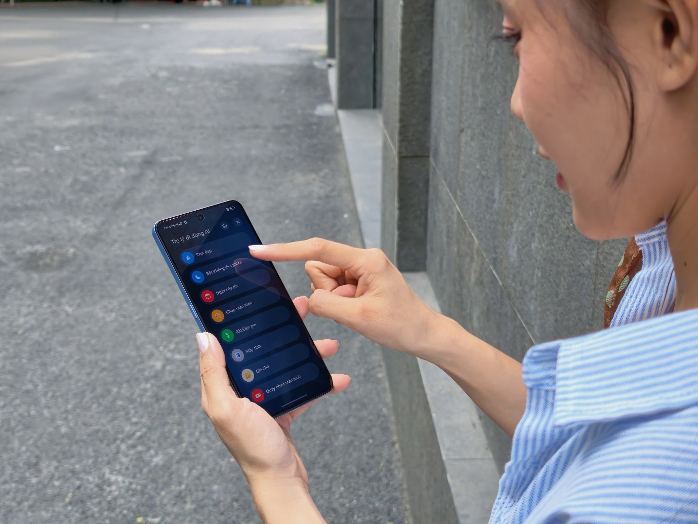 Thanh mảnh bên ngoài, mạnh mẽ bên trong: HONOR X8d kể câu chuyện về người phụ nữ hiện đại- Ảnh 4.