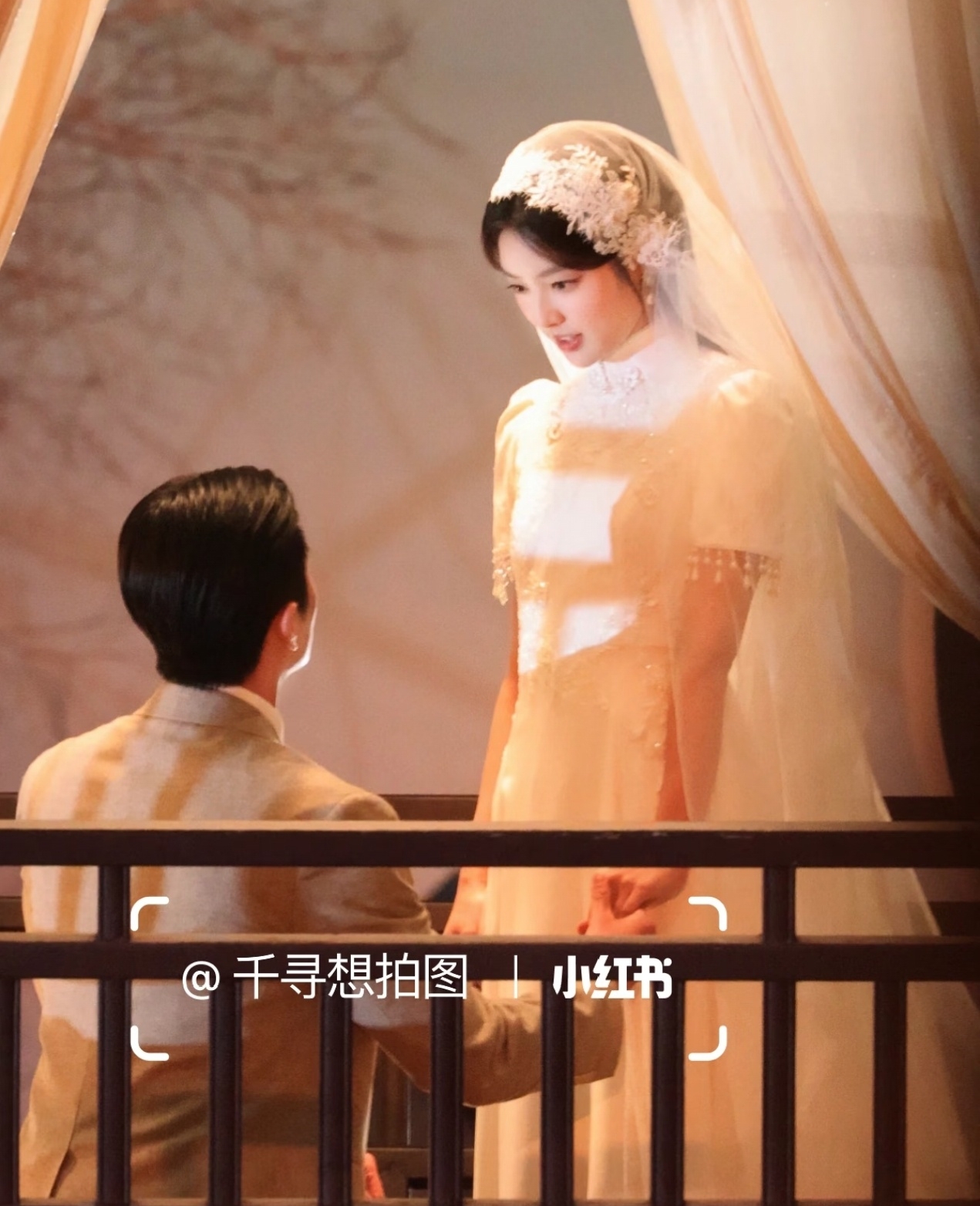 Màn cầu hôn cổ tích đang viral khắp MXH: Nhà trai là thiếu gia cực giàu có, nhà gái đẹp như tiên nữ giữa hồng trần- Ảnh 3.