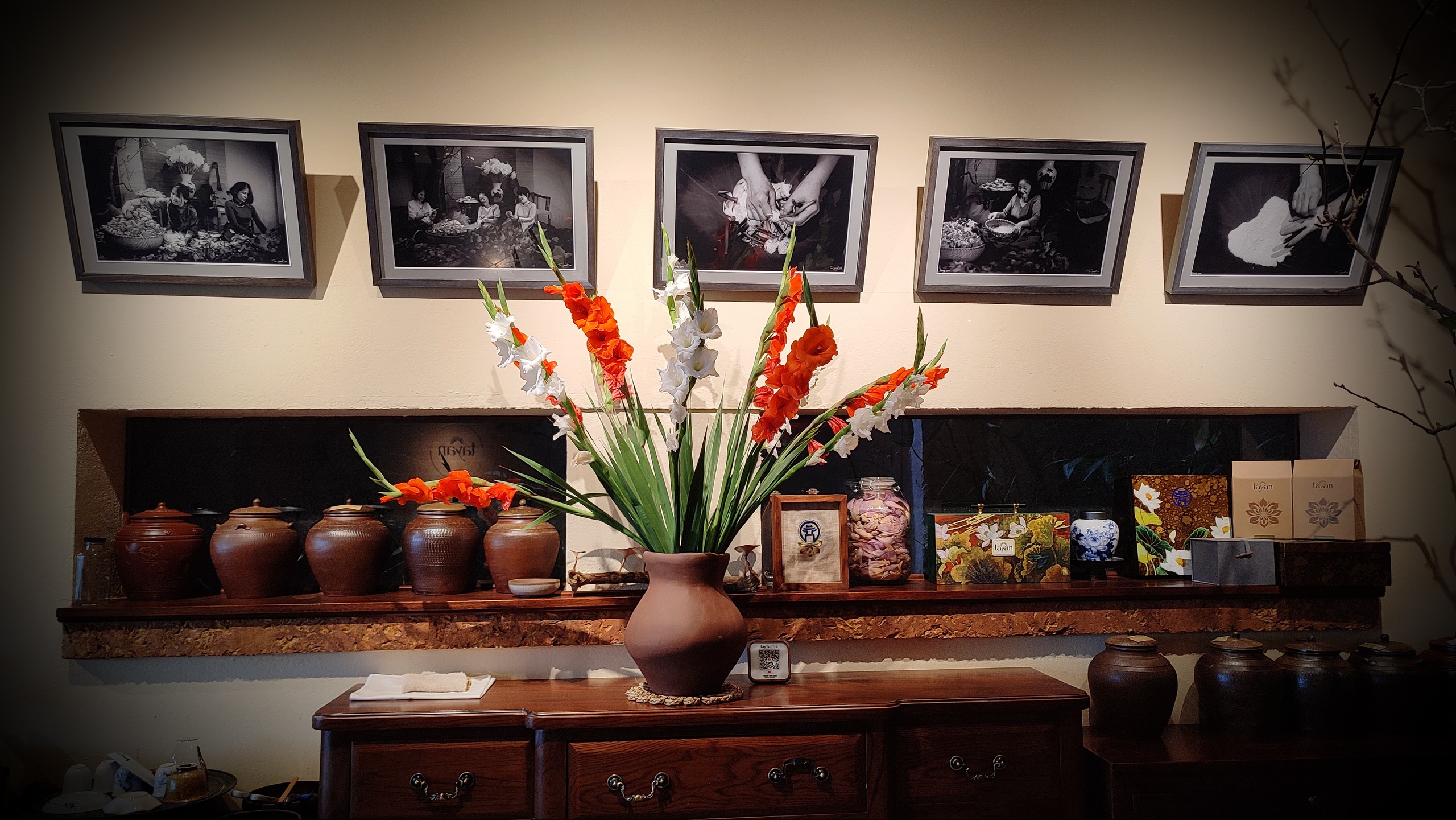 Năm đời tiếp nối, đem tình trà non cao ủ giữa sen hồng - Ảnh 6.