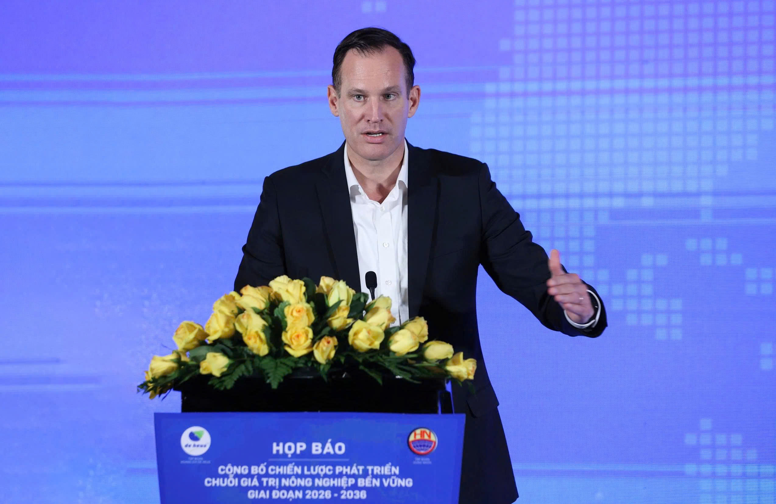 De Heus, Hùng Nhơn công bố chiến lược 10 năm phát triển ngành chăn nuôi bền vững - Ảnh 2.