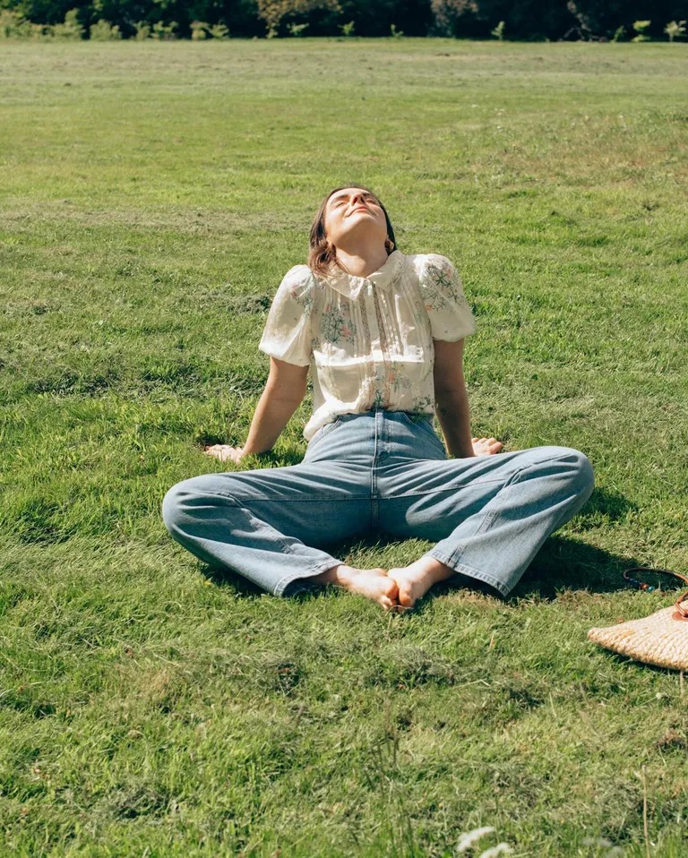 Hội mặc đẹp nhất thế giới bình chọn: Đây là chiếc áo sành điệu nhất để mặc cùng quần jeans- Ảnh 14.