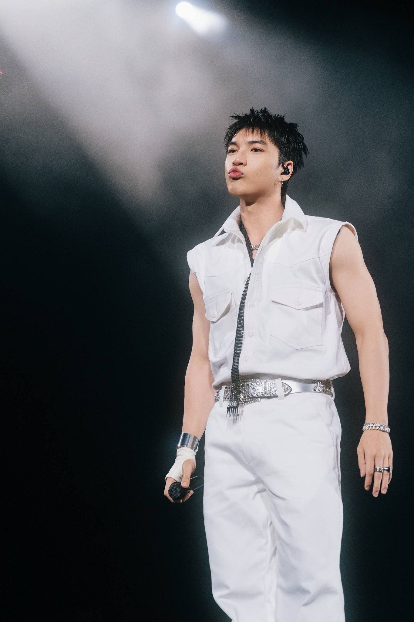 Đến lượt bạn gái của HIEUTHUHAI công khai, chỉ vỏn vẹn 2 chữ!- Ảnh 4.