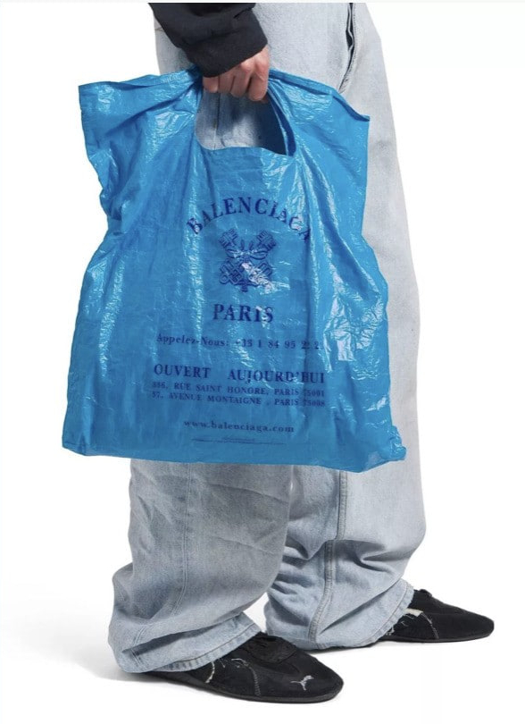 Tranh luận gay gắt về túi nylon Trương Tịnh Nghi cầm lên thảm đỏ: 47 triệu, ai mua?- Ảnh 10.