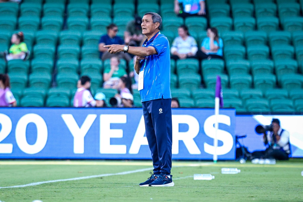 HLV Mai Đức Chung: “Tôi xin rút lui, các tuyển thủ đã nỗ lực hết sức” - 3