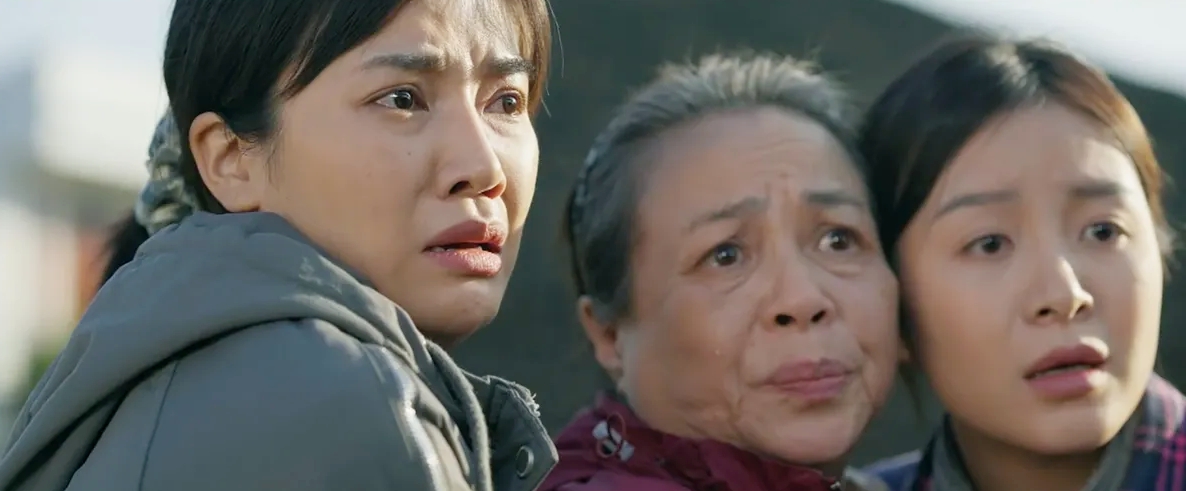 Lần đầu có phim Việt được khen hay hơn cả Hậu Duệ Mặt Trời, nam chính đẹp mê mẩn còn diễn bằng mắt cực đỉnh- Ảnh 2.