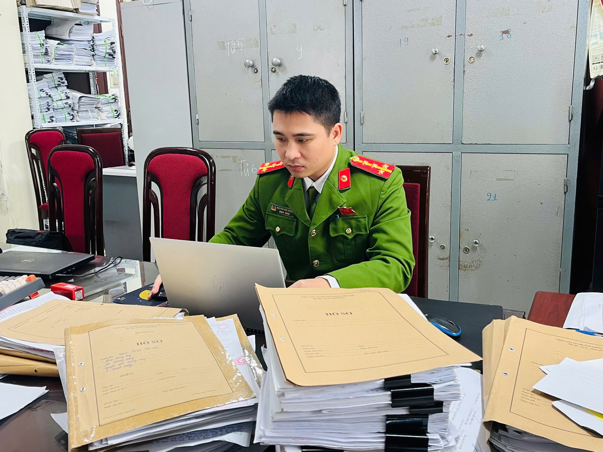 Chiến sĩ trinh sát trẻ trong cuộc truy vết 5.300 tỷ của “đế chế” Mr Pips: 