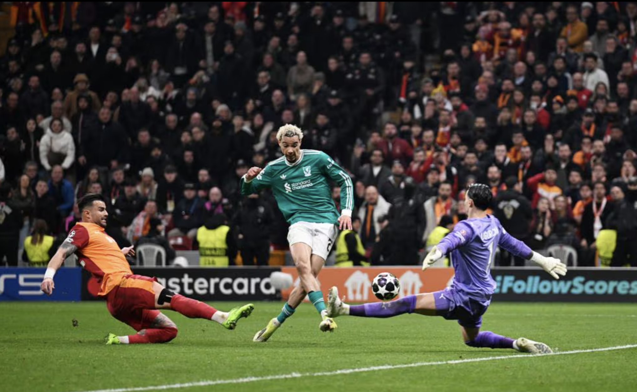 Liverpool lại thua sốc ở Thổ Nhĩ Kỳ, Galatasaray bay bổng với 