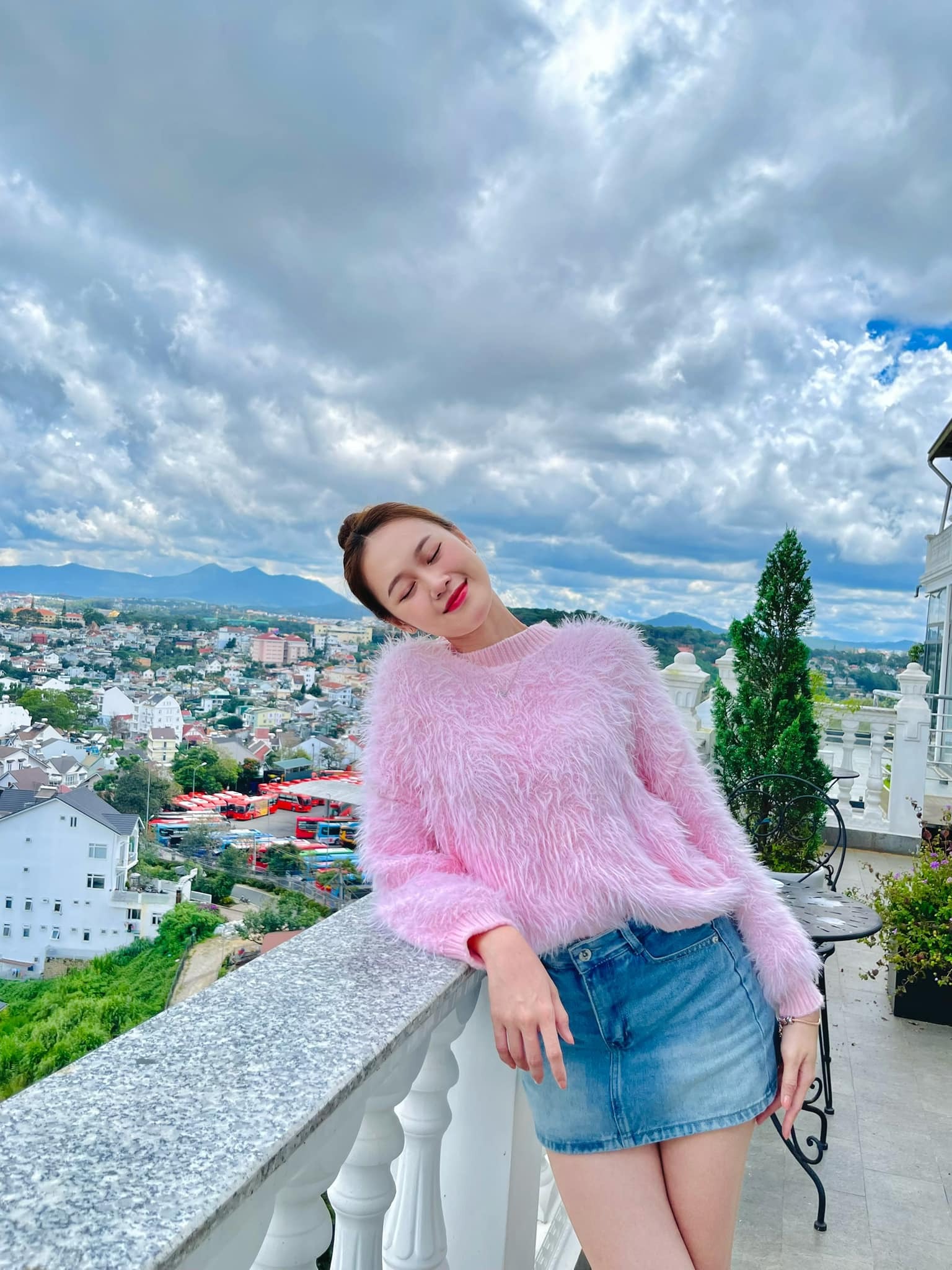 Mỹ nữ lái Porsche viral TikTok: 1 giây lướt qua cũng khiến người khác ngoái nhìn, nhận mưa lời khen vì mặc đẹp- Ảnh 15.