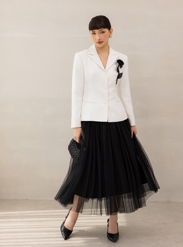 Những mẫu áo đẹp nhất nên phối cùng chân váy xếp ly  - Ảnh 4.