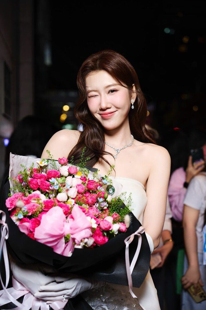 Bước qua đổ vỡ tình cảm, Thúy Ngân lấy lại năng lượng tích cực. Cô cho biết bản thân là người cuồng công việc nên thời gian dành cho những thú vui hay các cuộc hẹn với bạn bè không nhiều, trừ lúc đi du lịch, nghỉ dưỡng.